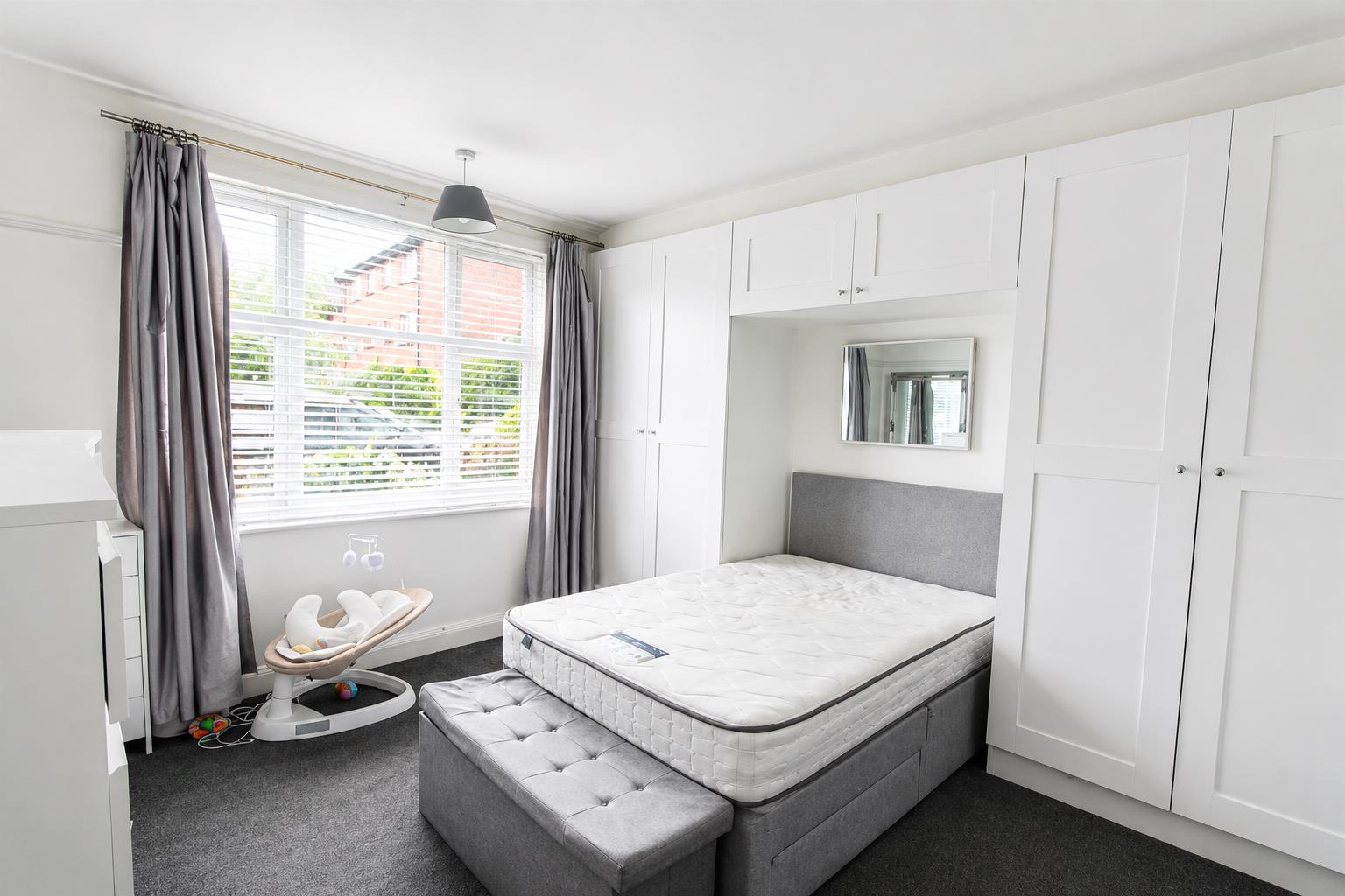 2 bed property in London Road, Sutton